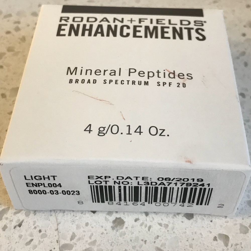 NWT Rodan and Fields Mineral Peptides in Light