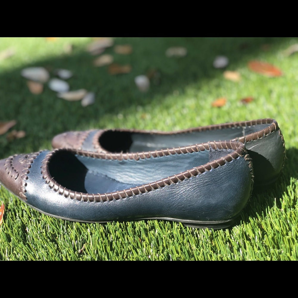 Jack Rogers Navy/Brwn Leather Pointed Carla Flats