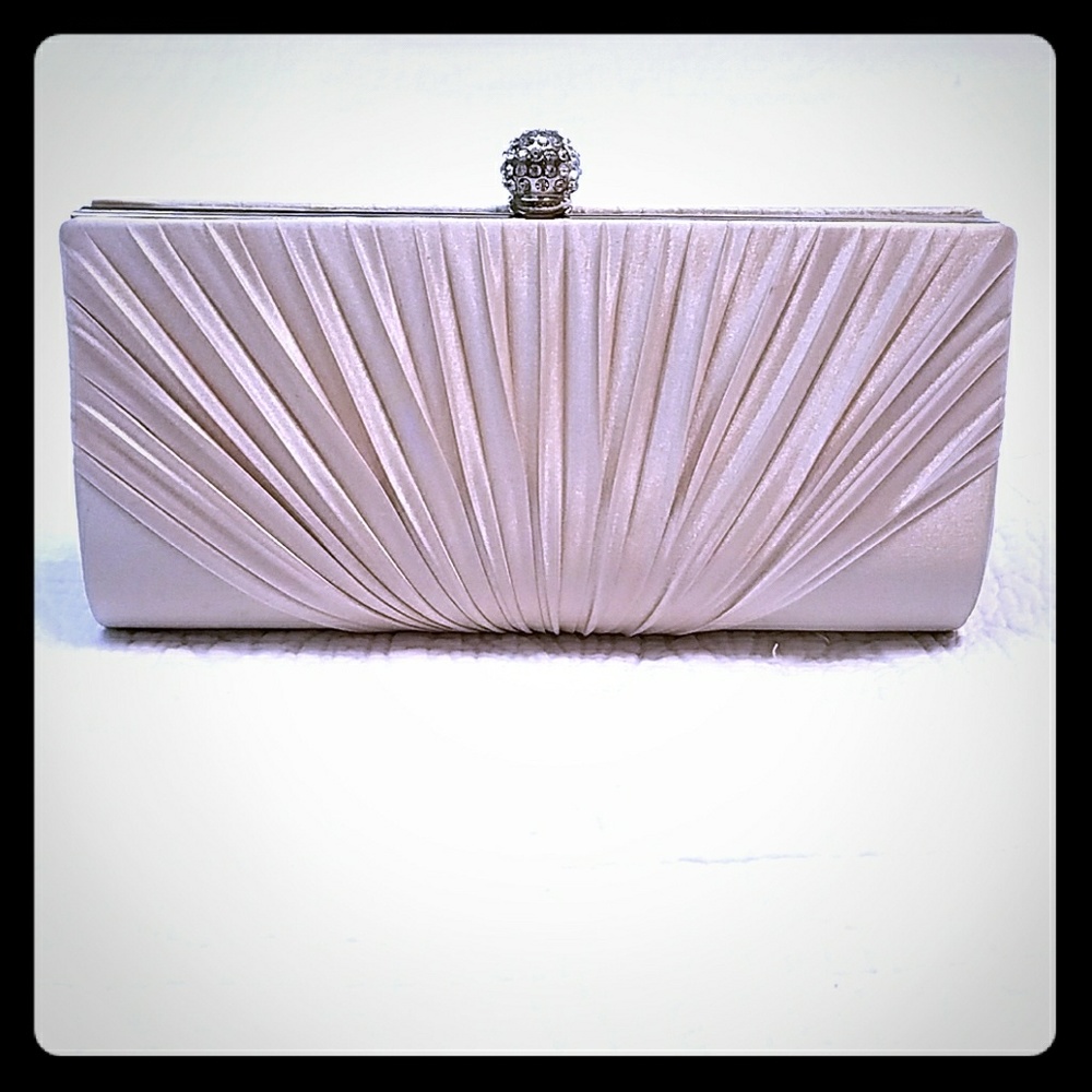 RSVP Vintage Formal Clutch