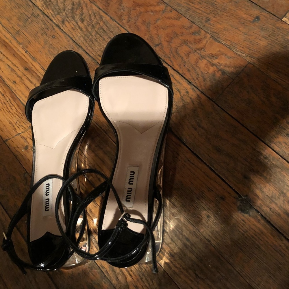 Miu Mui  flat sandal with small wedge heel