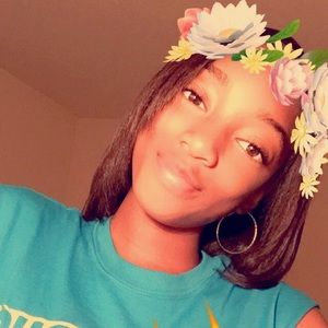 Meet your Posher, Chloe