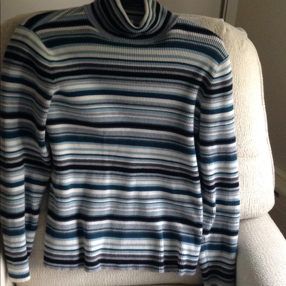 Turtleneck top