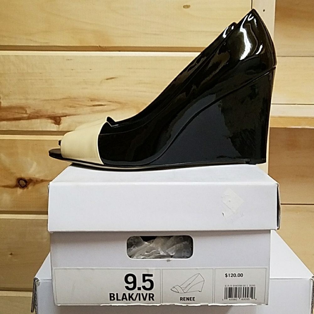 Open toe patent leather wedges