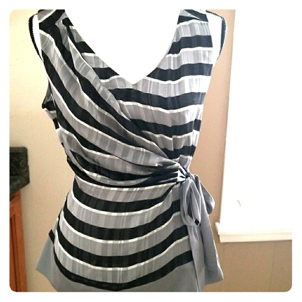 V Neck sleeveless top