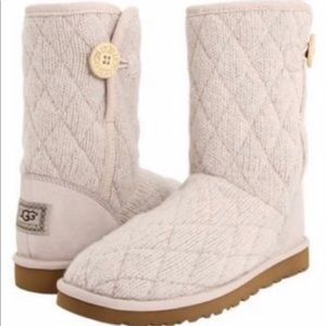 UGG Quilted Short- Brand New-Cream