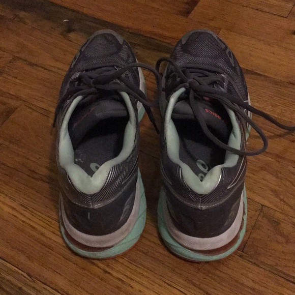 ASICS Gel Nimbus 19 Size 8 in gray/mint green - Picture 5 of 7