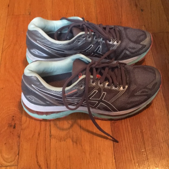 ASICS Gel Nimbus 19 Size 8 in gray/mint green - Picture 2 of 7