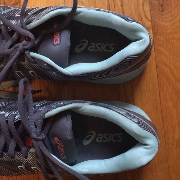 ASICS Gel Nimbus 19 Size 8 in gray/mint green - Picture 3 of 7