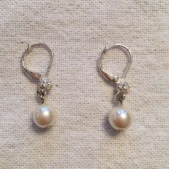 Jewelry - Crystal and pearl silver drop earrings