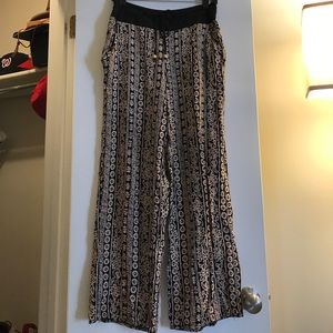 Patterned wide legged pants