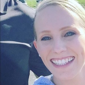 Meet your Posher, Carrie