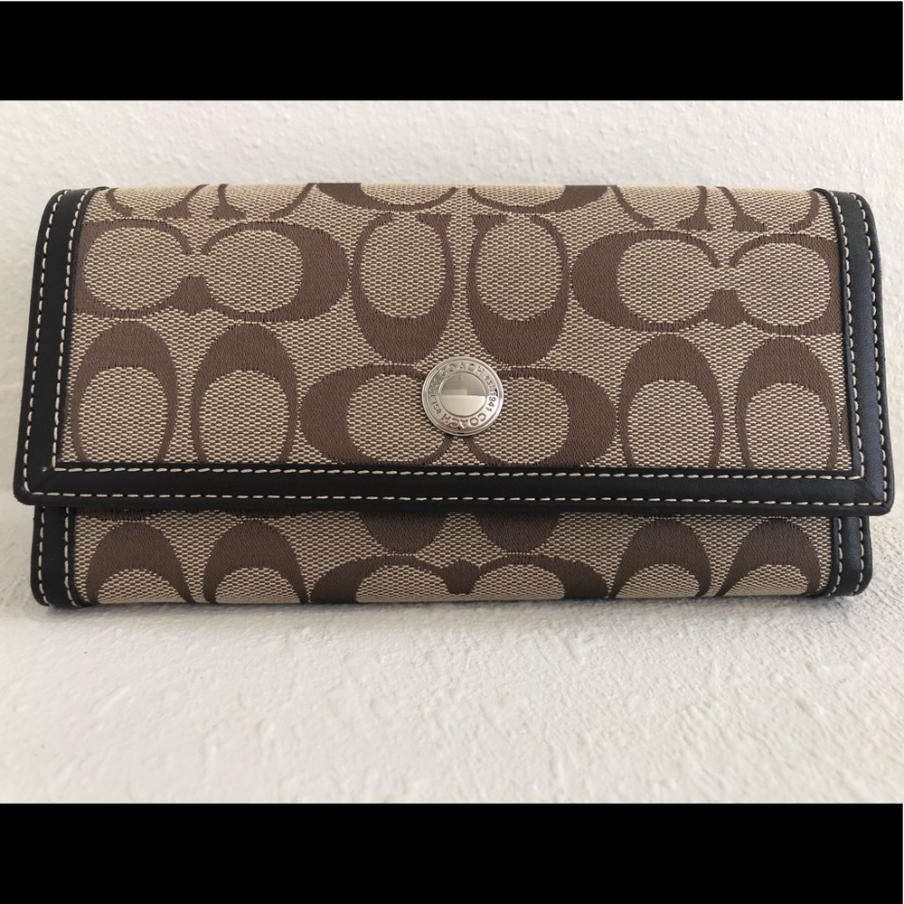👛 Coach wallet, brown w/ classic Coach pattern 👛