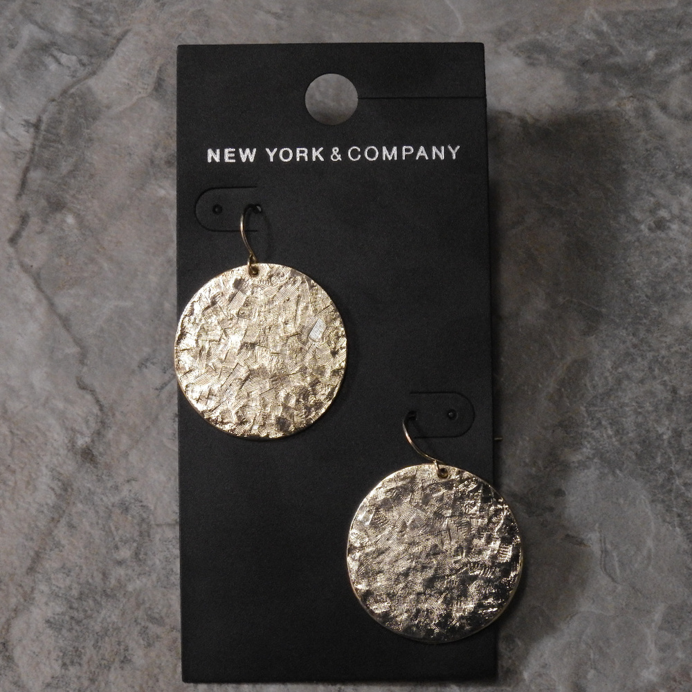 NWT brushed gold disk dangle earring NYCOE27 - Picture 1 of 5