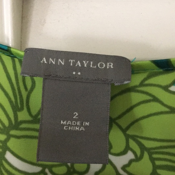 Ann Taylor floral sleeveless blouse - Picture 2 of 5