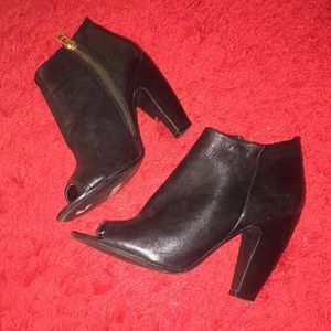 Fabulous black booties comfortable as ever. ✨