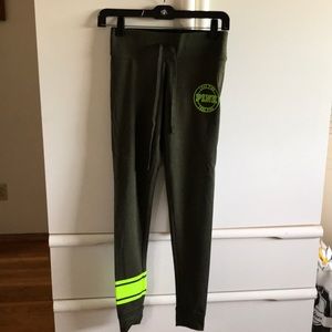 New Victoria’s Secret Pink Yoga Campus Legging