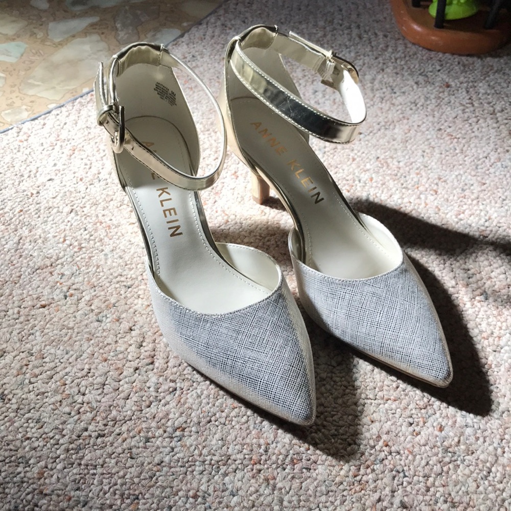 NWOT Anne Klein pumps