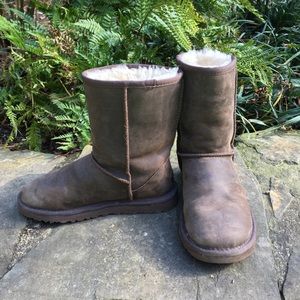 Ugg- short leather boots