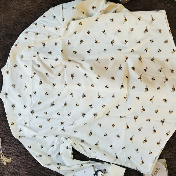 ❤❤ Bee Print Button Up Shirt - Picture 5 of 6