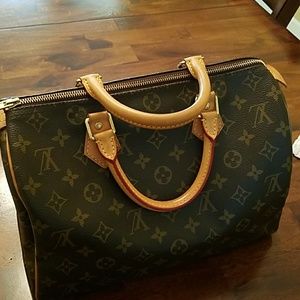 Authentic Louis Vuitton Speedy