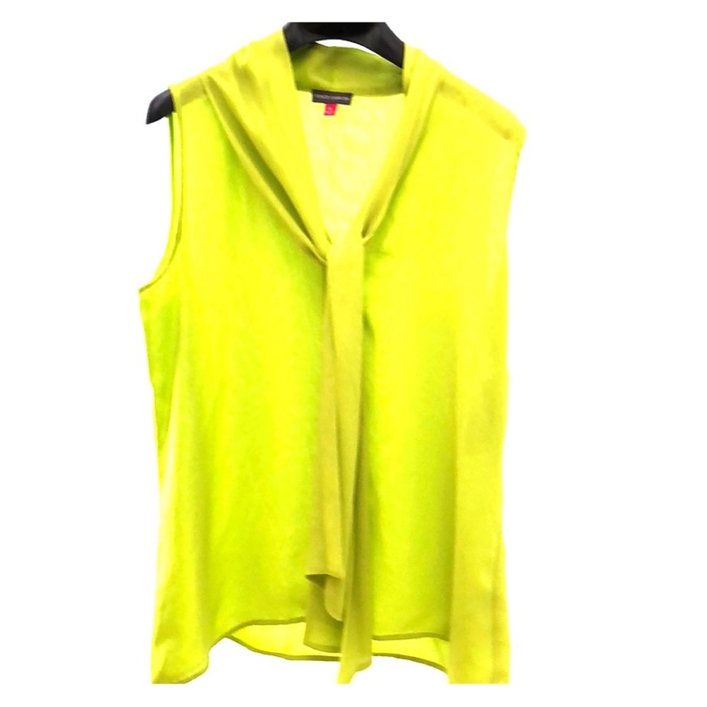 Brand new happy Vince Camuto key lime top Medium