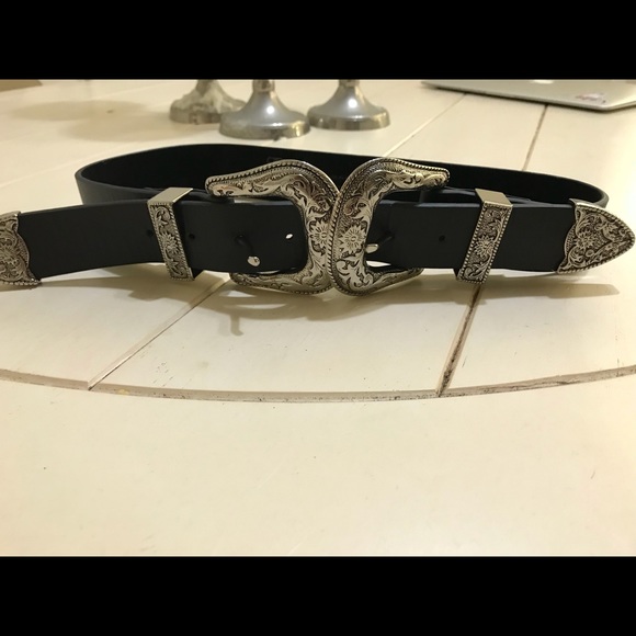 B-Low the Belt : Silver Bri Bri Belt