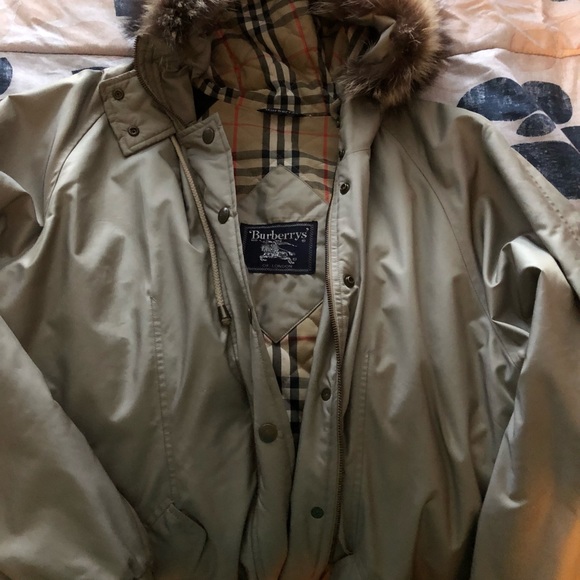 authentic vintage Burberry fur hooded jacket M-L - Picture 2 of 7