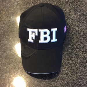 FBI, Hat