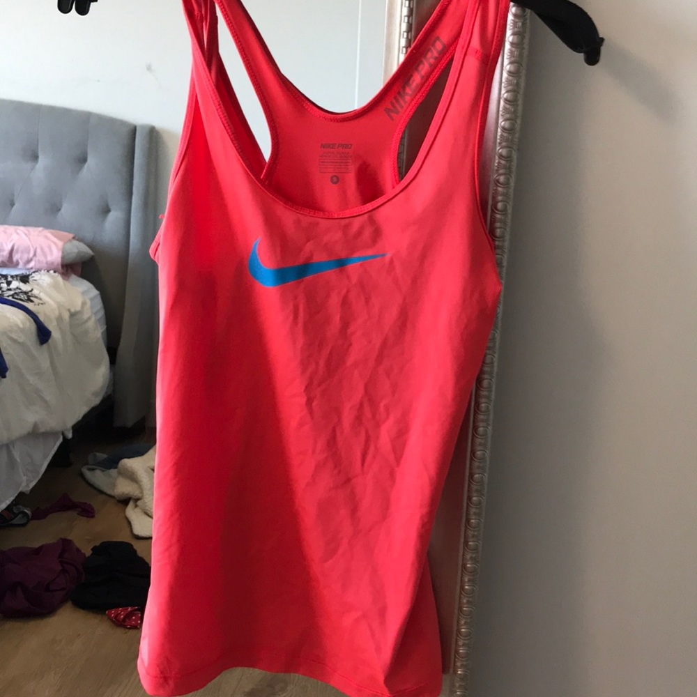 Nike tank