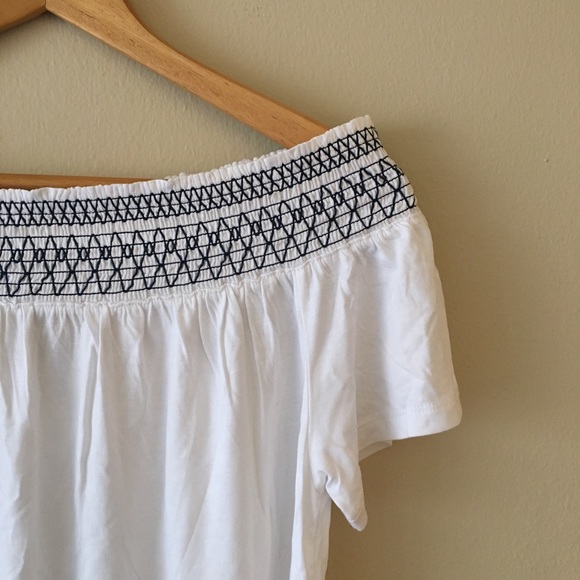 Old Navy white smocked off the shoulder tee - Picture 2 of 5