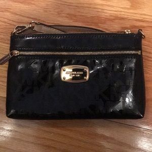 Michael Kors large jet set wristlet