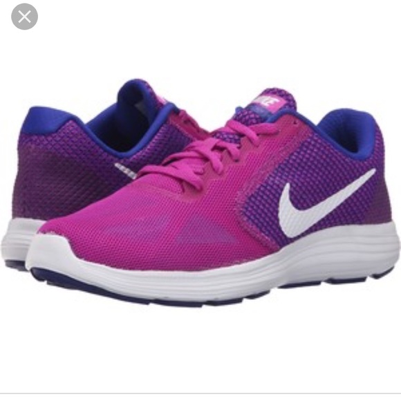 Nike Shoes - New Nike revolution 3 running shoes women's sz 9