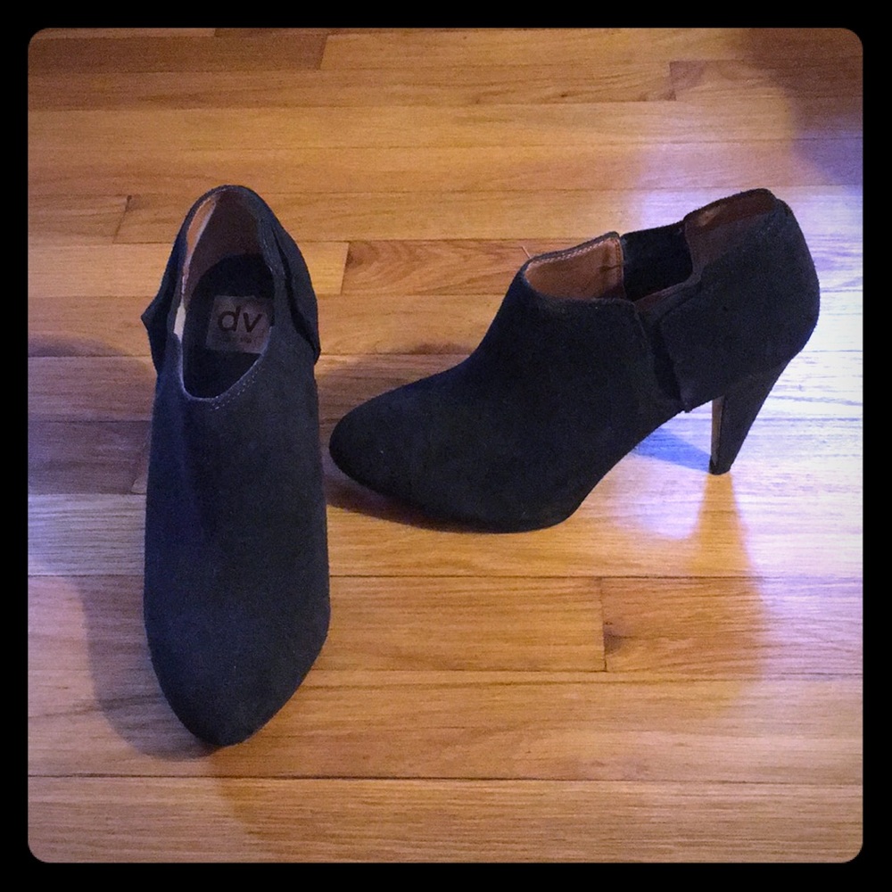 DV ankle booties