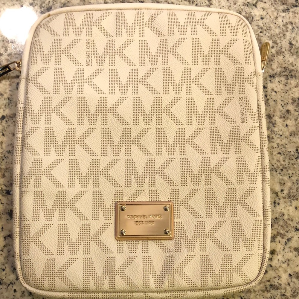 Michael Kors iPad zipper case