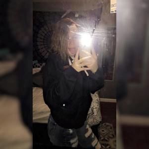 Meet your Posher, Caitlyn