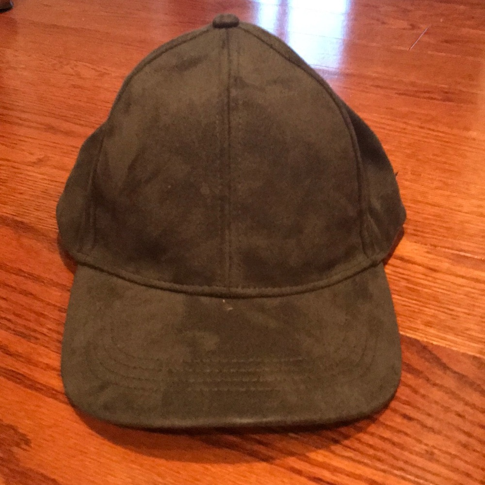 Suede baseball cap