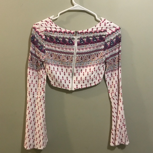 LF criss cross crop top - Picture 2 of 2