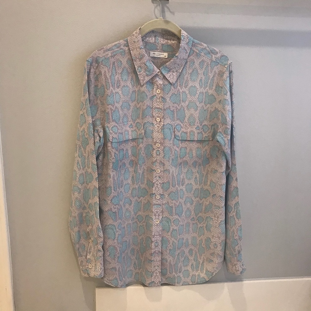 Equipment Femme Snake Print Long Sleeve Blouse