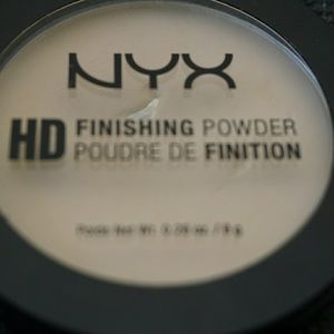 NYX finishing powder (banana)