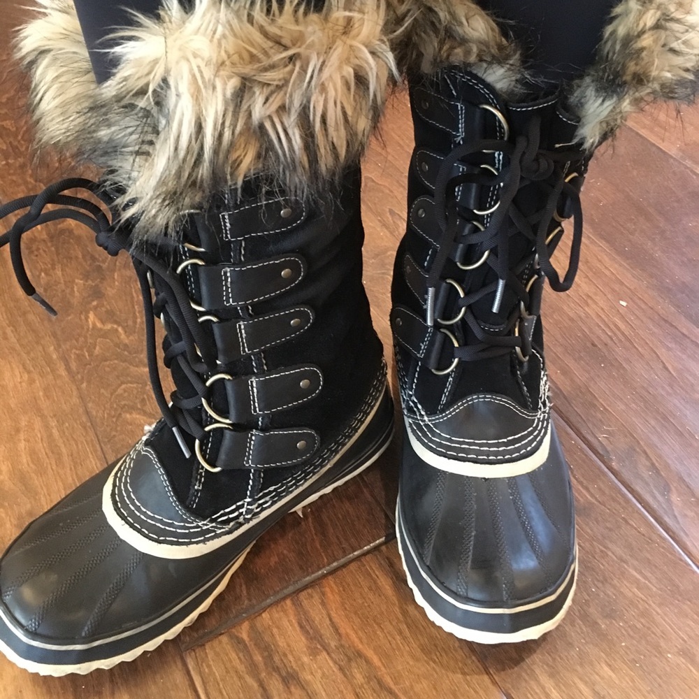 Black Sorel Snow Boots