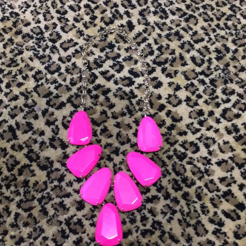 Kendra Scott necklace