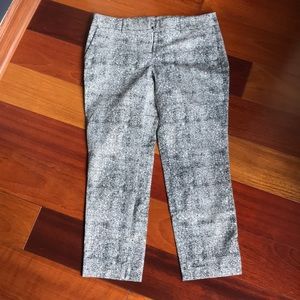 Black and White Print Capris