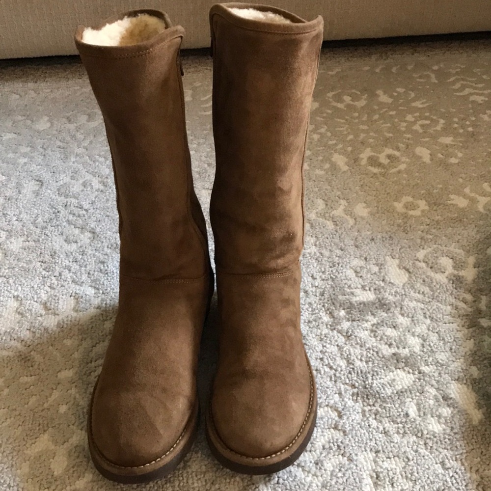 Ugg women's Abree II boot size 7 Bruno