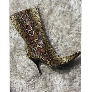 riri inspired~  vintage Bebe booties