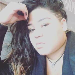 Meet your Posher, Daisha