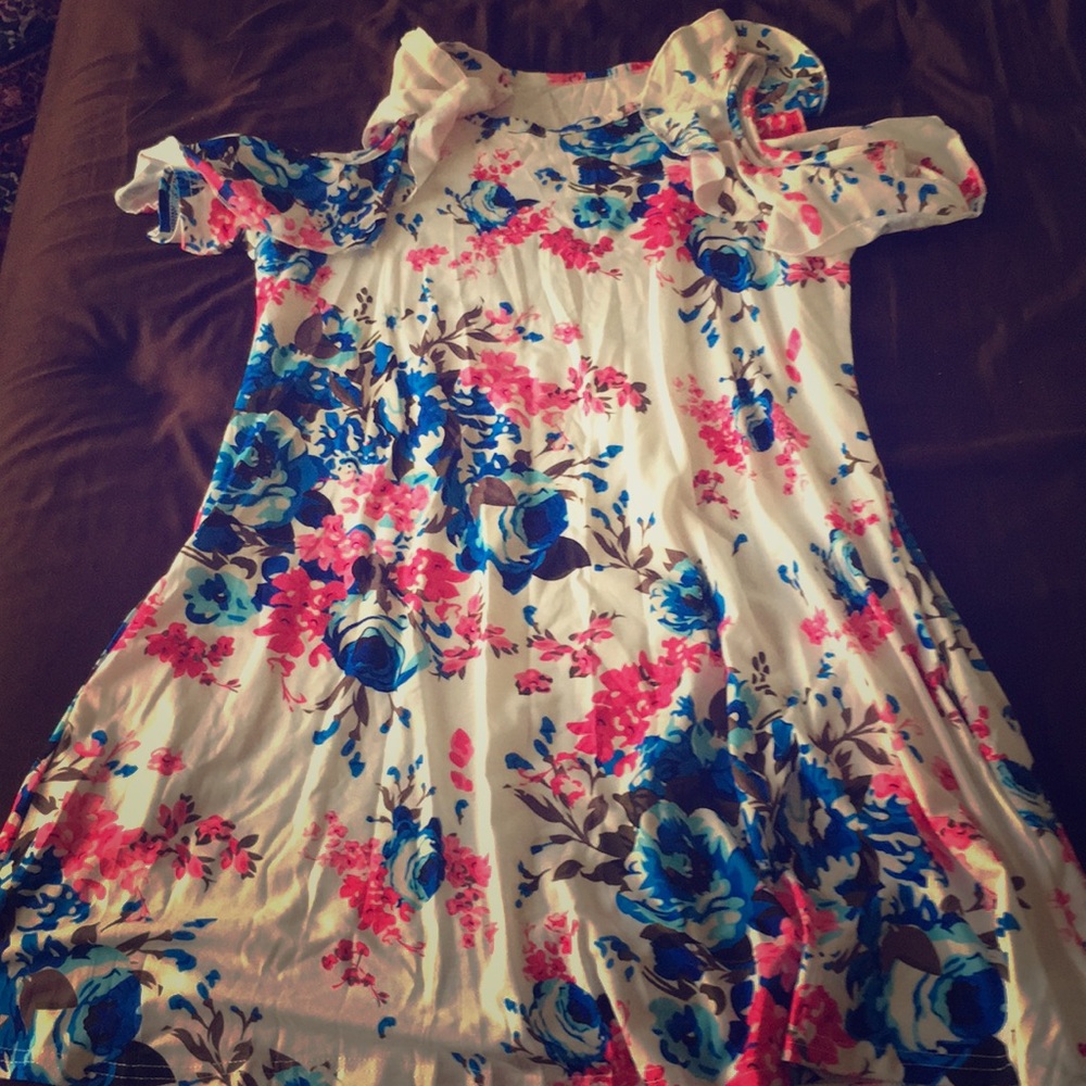 Cold shoulder T-Shirt Dress!