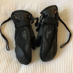 Kjus ski or snowboard mittens