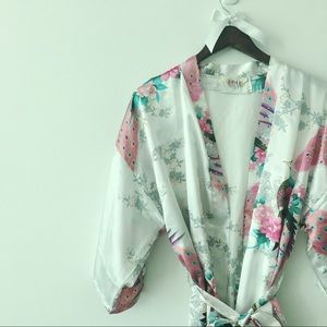 Short-Sleeved Kimono Robe