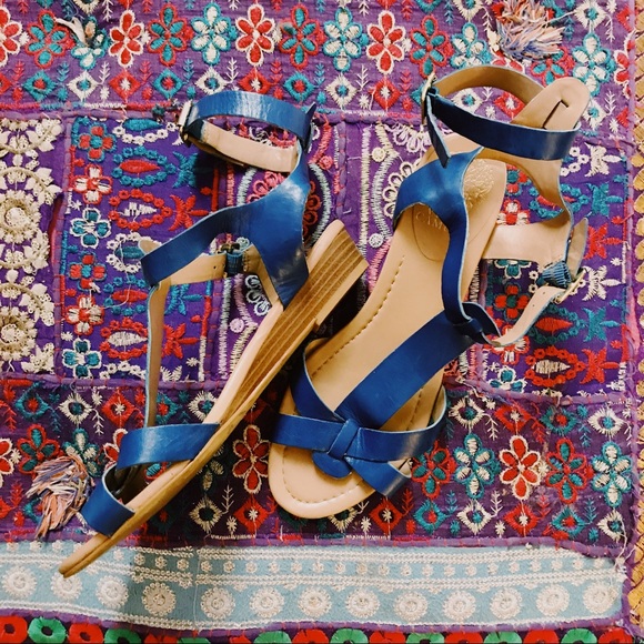Vince Camuto Shoes - Vince Camuto blue ankle wrap sandals