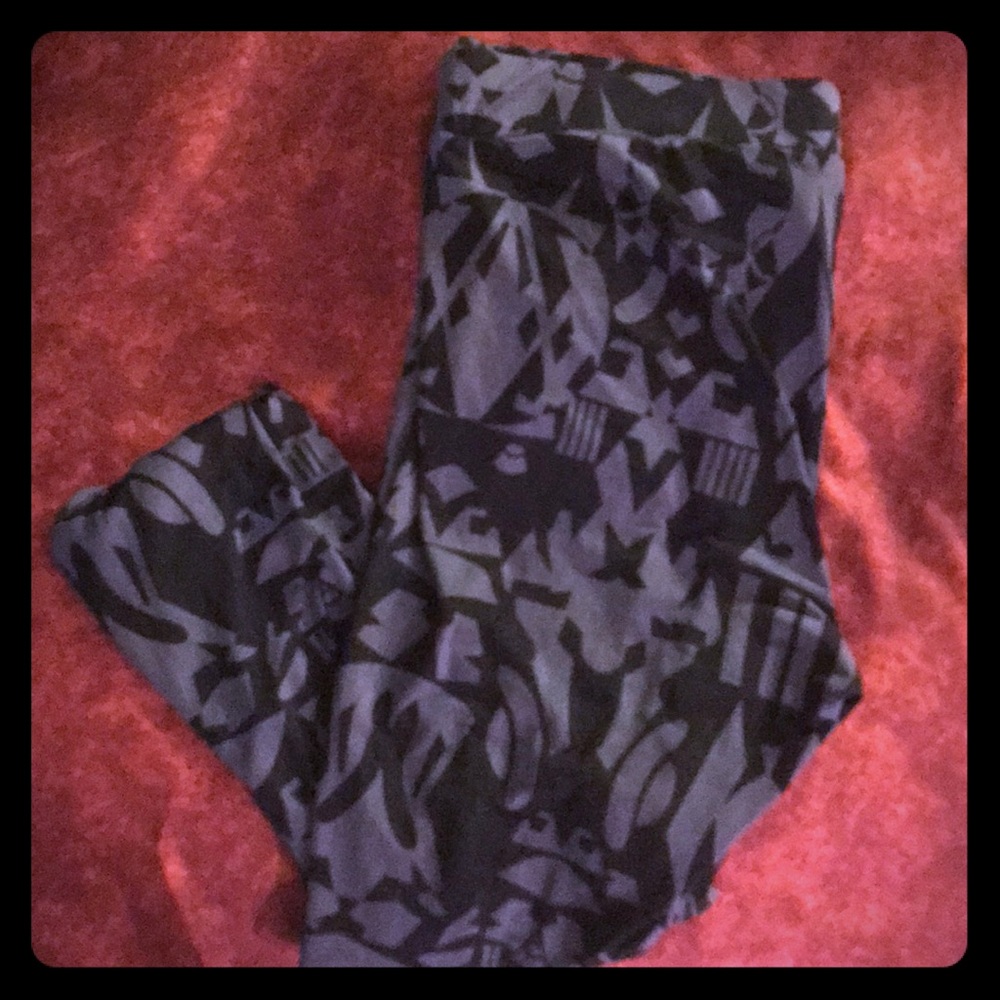 H&M Gray/Black geometric print leggings